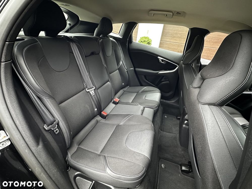 Volvo V40 D2 Drive-E Momentum - 34