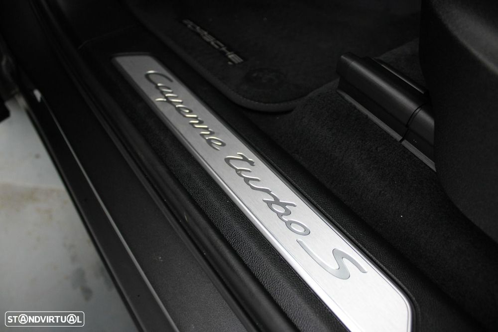 Porsche Cayenne Coupé Turbo S E-Hybrid - 35