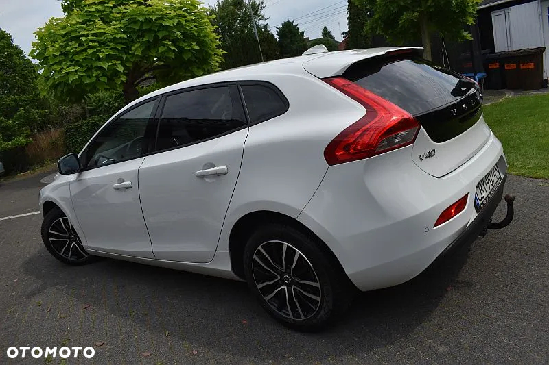 Volvo V40 T2 Geartronic Summum - 3
