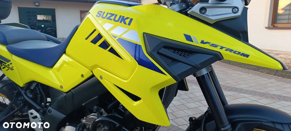 Suzuki V-STROM - 32