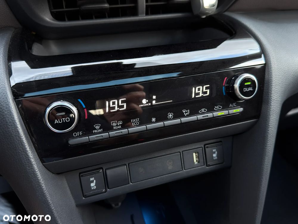 Toyota Yaris 130 1.5 VVT-i Premiere Edition - 25