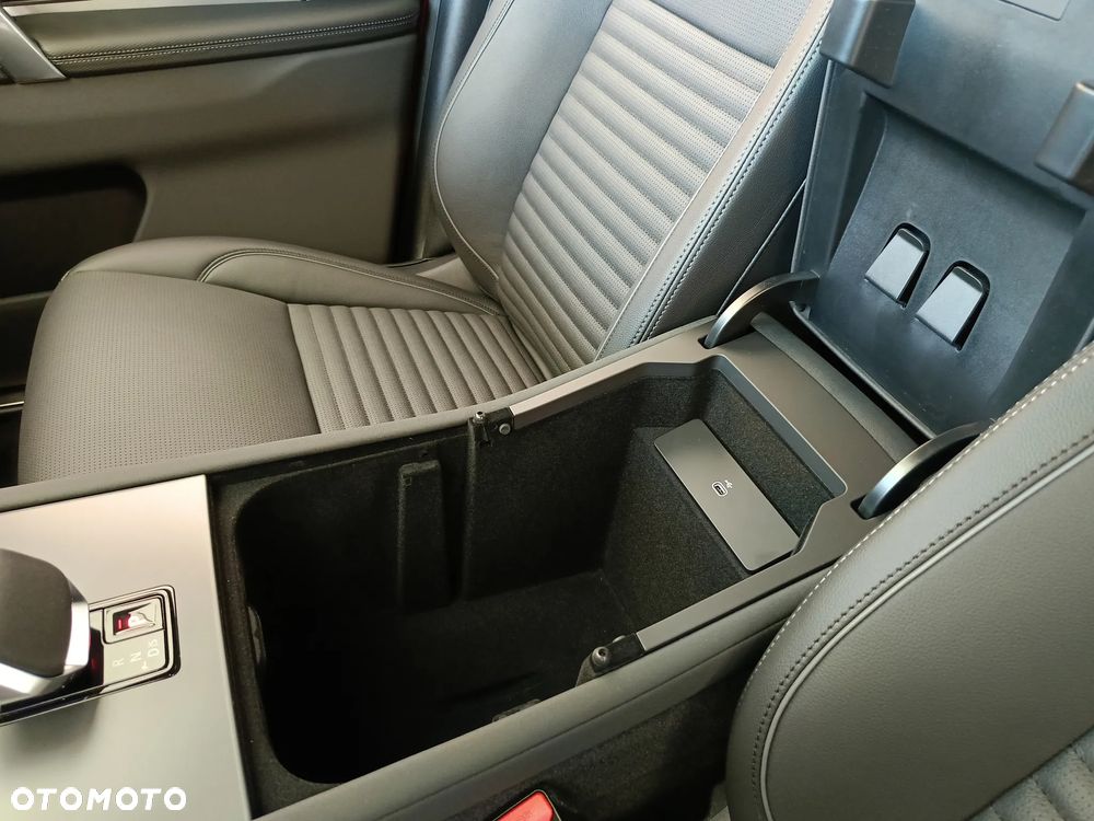 Land Rover Discovery Sport - 30