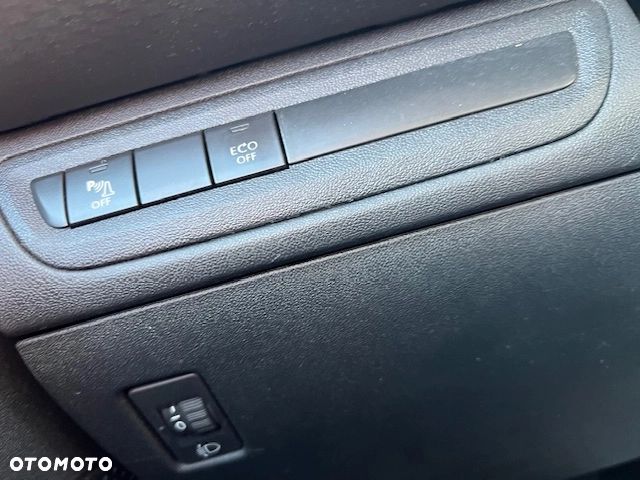 Peugeot 2008 BlueHDi 100 Active - 22