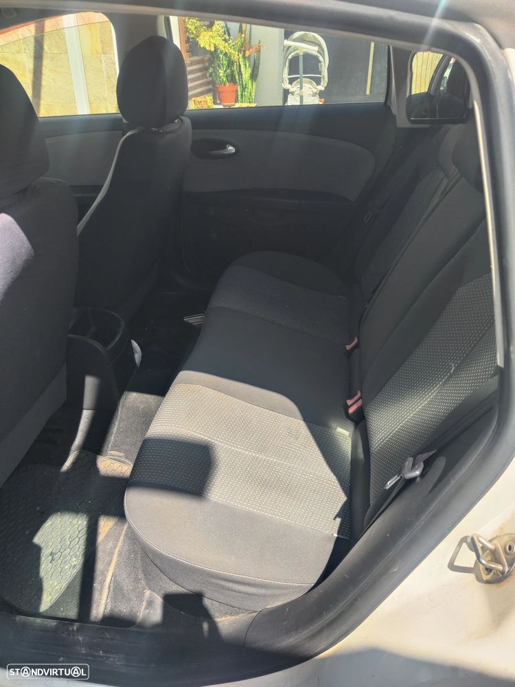 SEAT Leon 1.6 TDI DPF Ecomotive Sport - 12