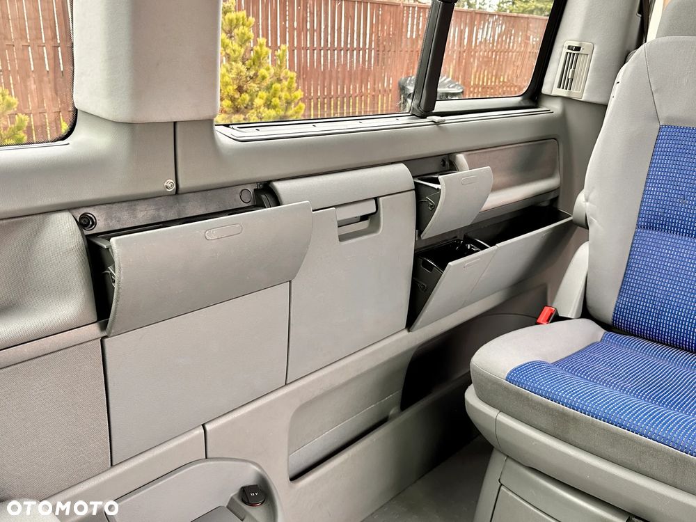 Volkswagen Multivan - 24
