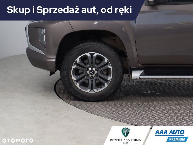 Mitsubishi L200 - 15