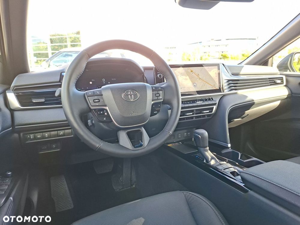 Toyota Camry - 32