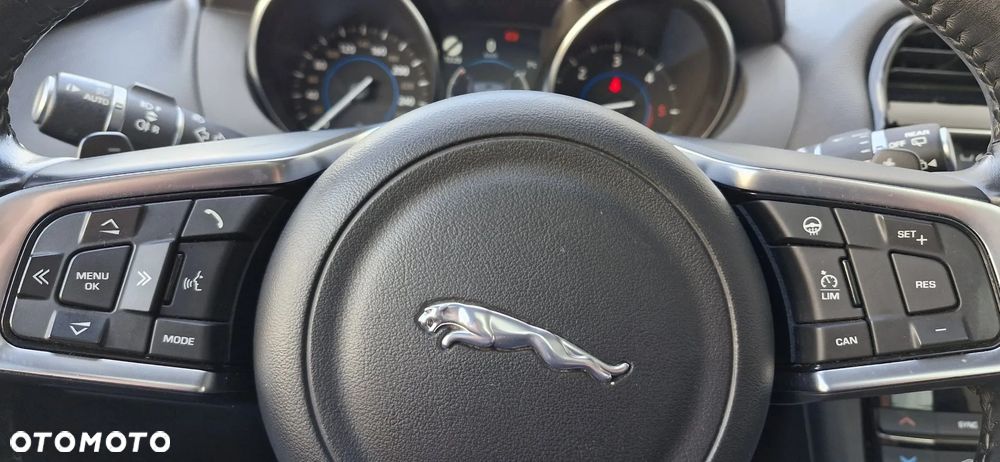 Jaguar F-Pace 2.0 i4D AWD R-Sport - 25