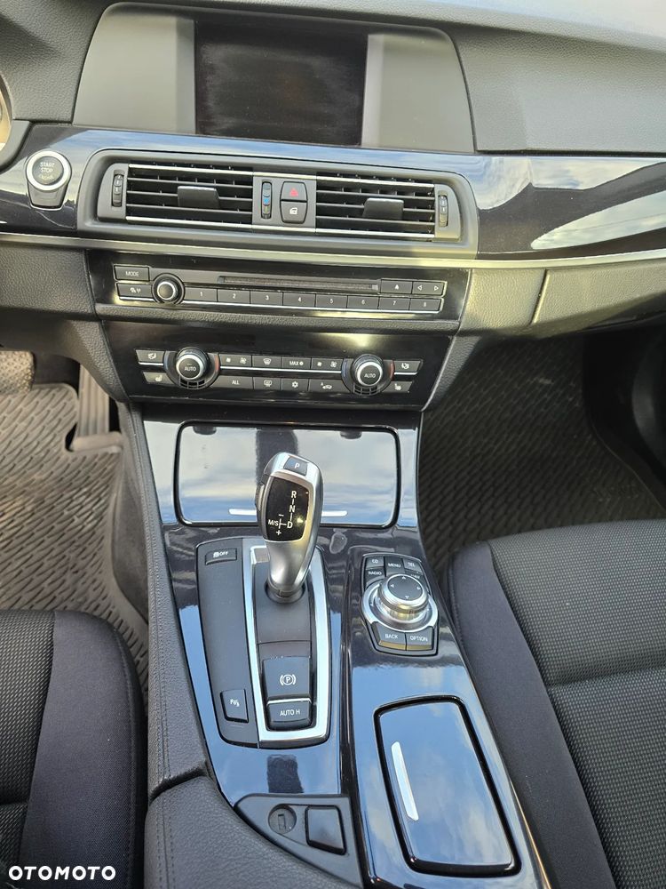 BMW Seria 5 520d Sport-Aut - 27