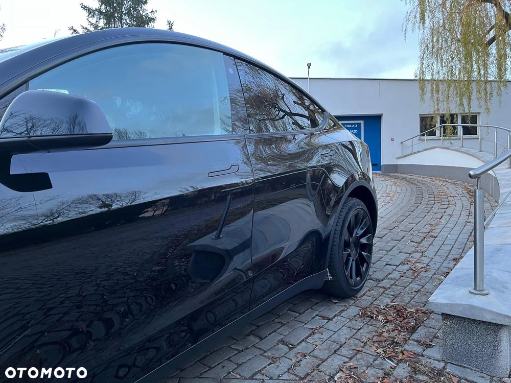 Tesla Y Long Range Dual Motor AWD - 4