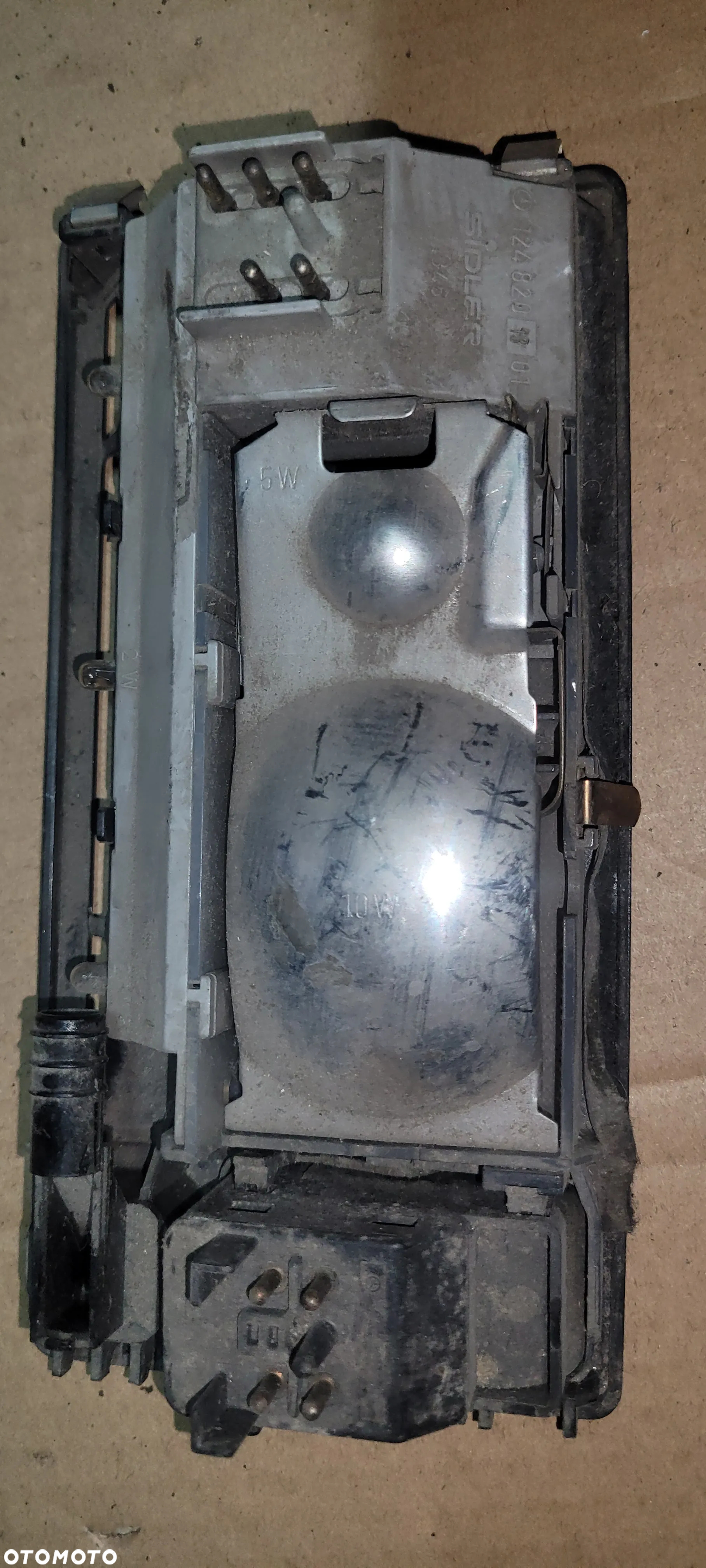 Lampka oświetlenie Mercedes W124 szyberdach - 2