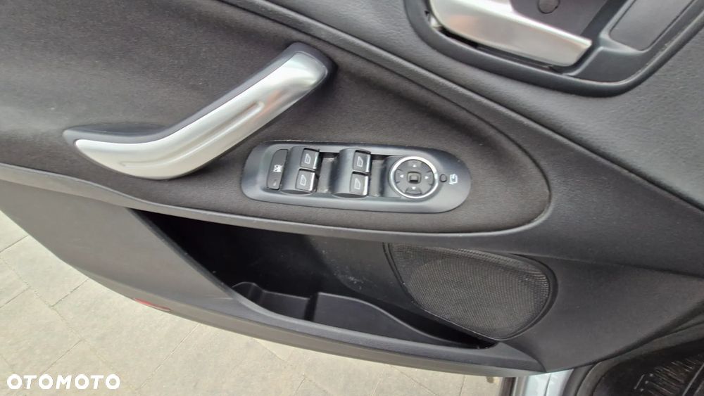 Ford S-Max 2.0 TDCi DPF Champions Edition - 16