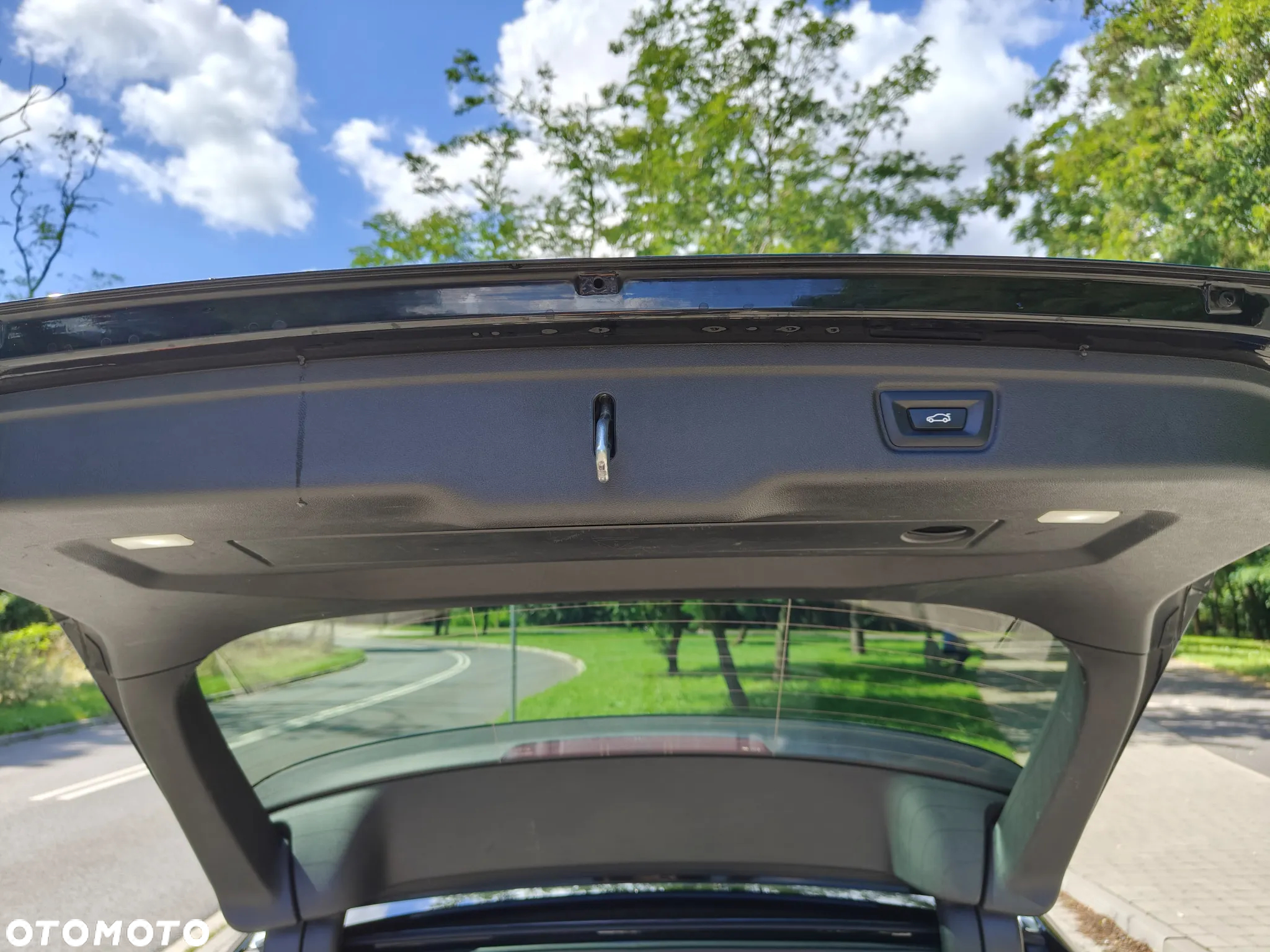 BMW Seria 3 330e Touring M Sport - 16
