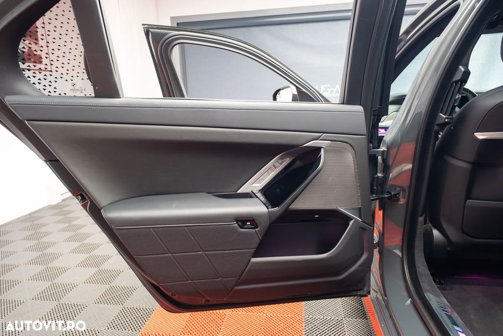 BMW Seria 7 750e xDrive - 32