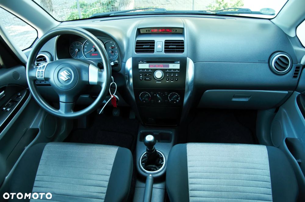 Suzuki SX4 1.5 Streetline 4x2 Classic - 32