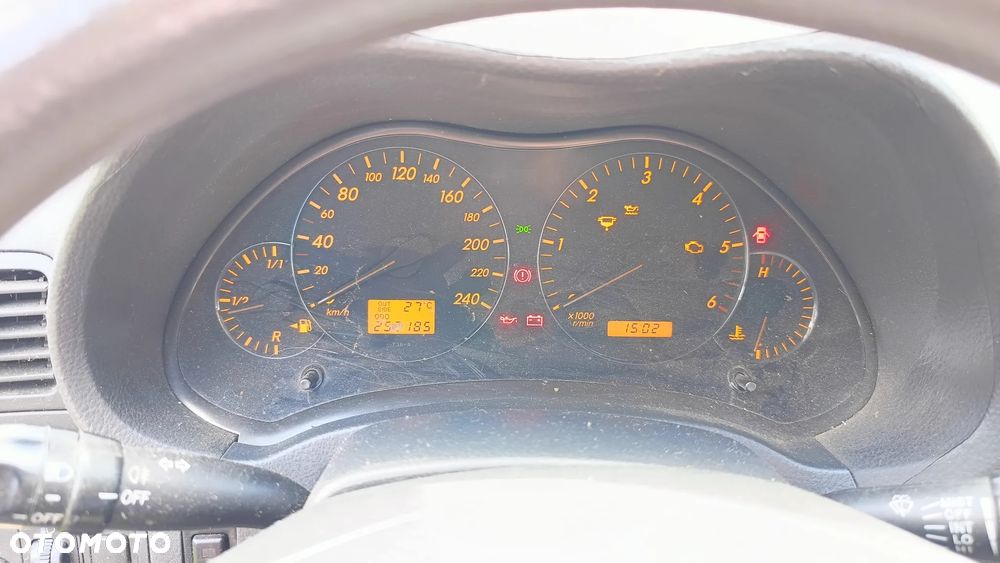 Toyota Avensis - 11