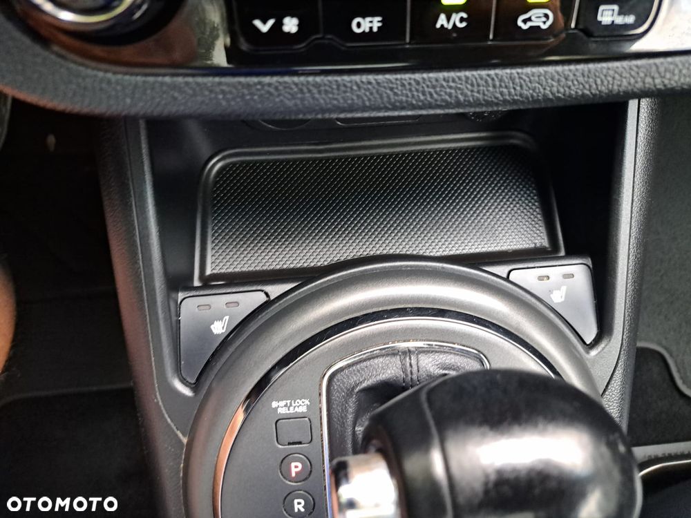 Kia Sportage 2.0 CVVT 4WD Automatik Fifa World Cup Ediition - 24