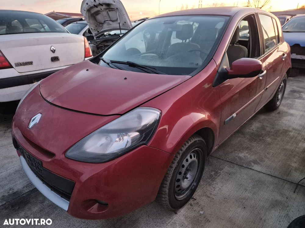 Dezmembram  Renault Clio 3 Facelift 2009 1.6 16v K4M848 - 1