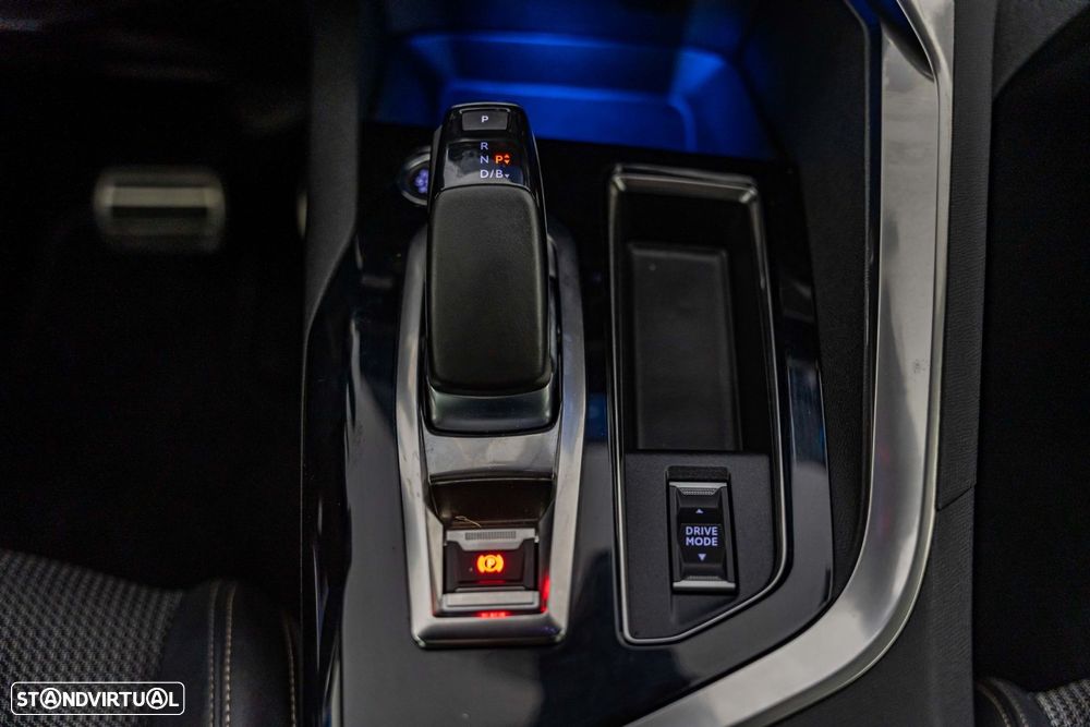 Peugeot 3008 1.6 Hybrid GT e-EAT8 - 32