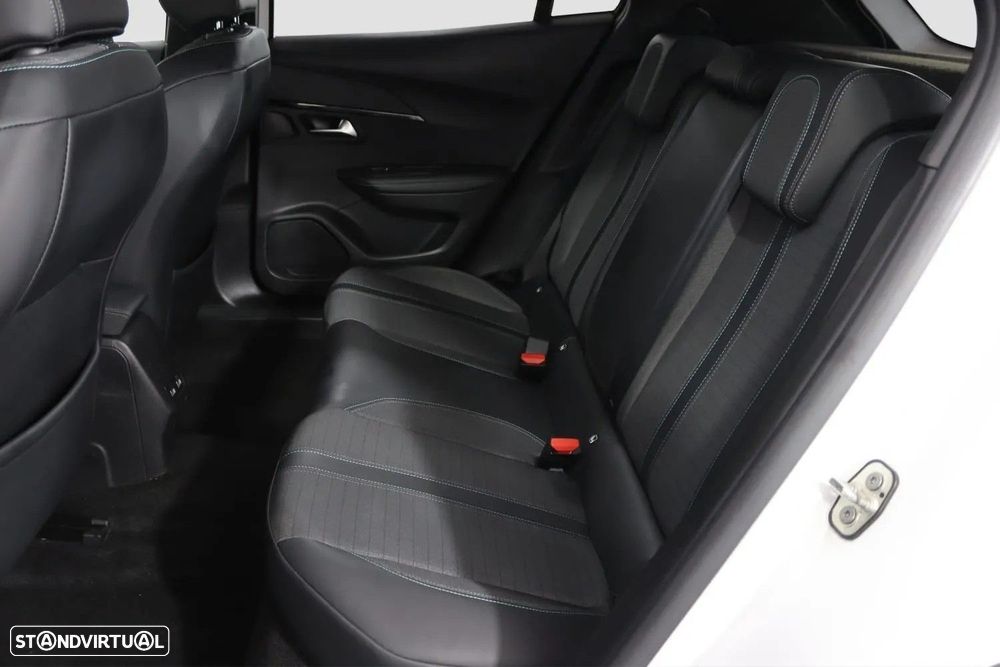 Peugeot 2008 1.2 PureTech Allure Pack EAT8 - 8