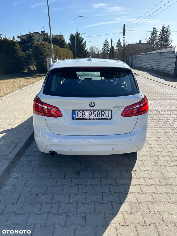 BMW Seria 2 218d - 5