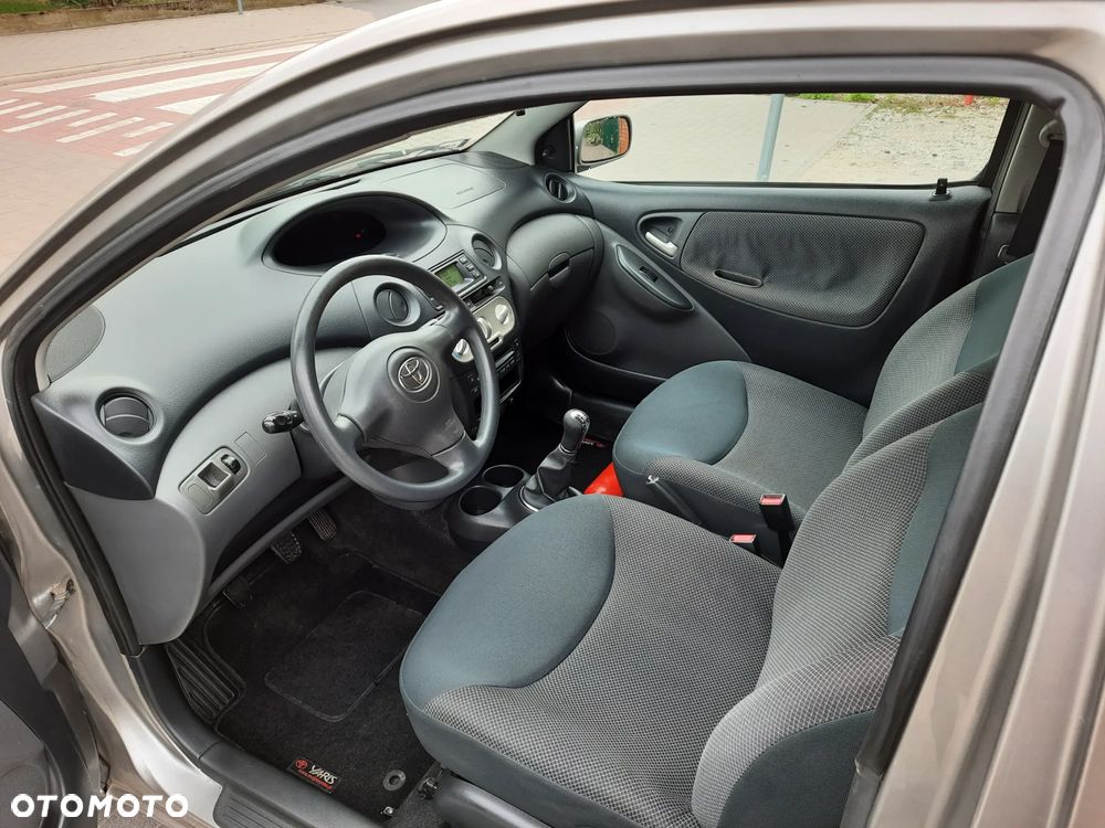 Toyota Yaris - 5