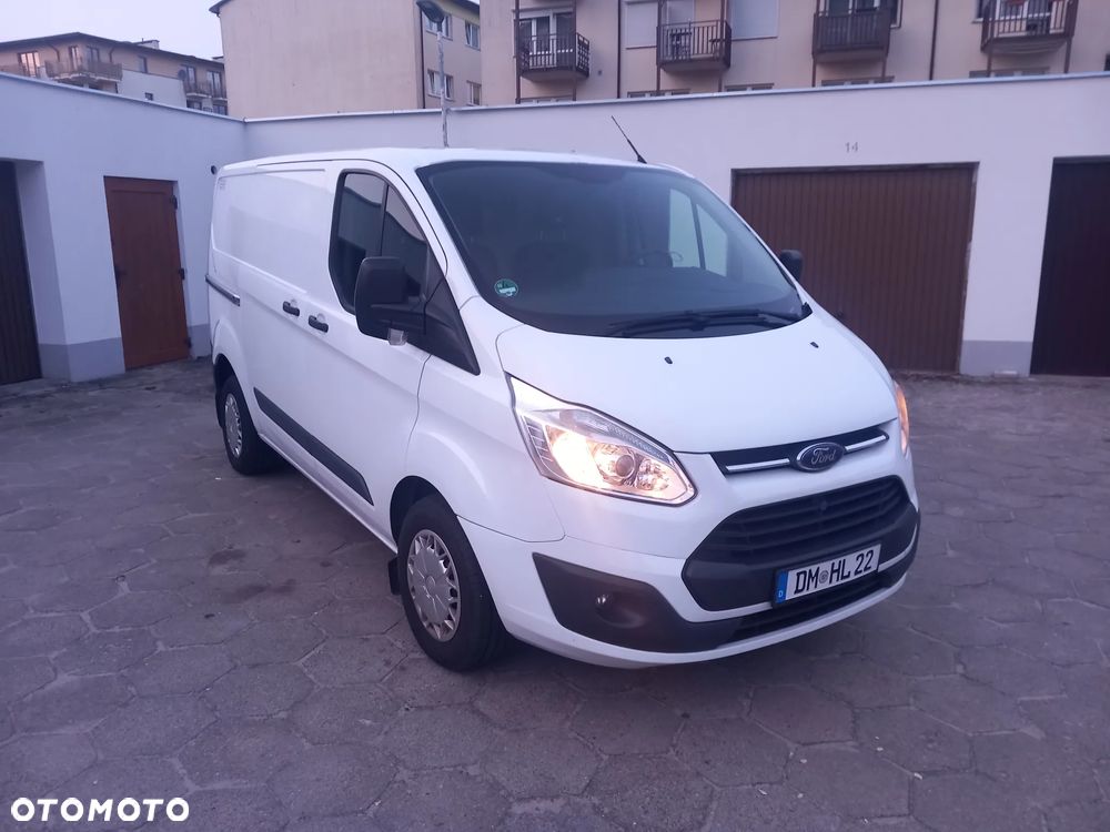 Ford TRANSIT CUSTOM - 13