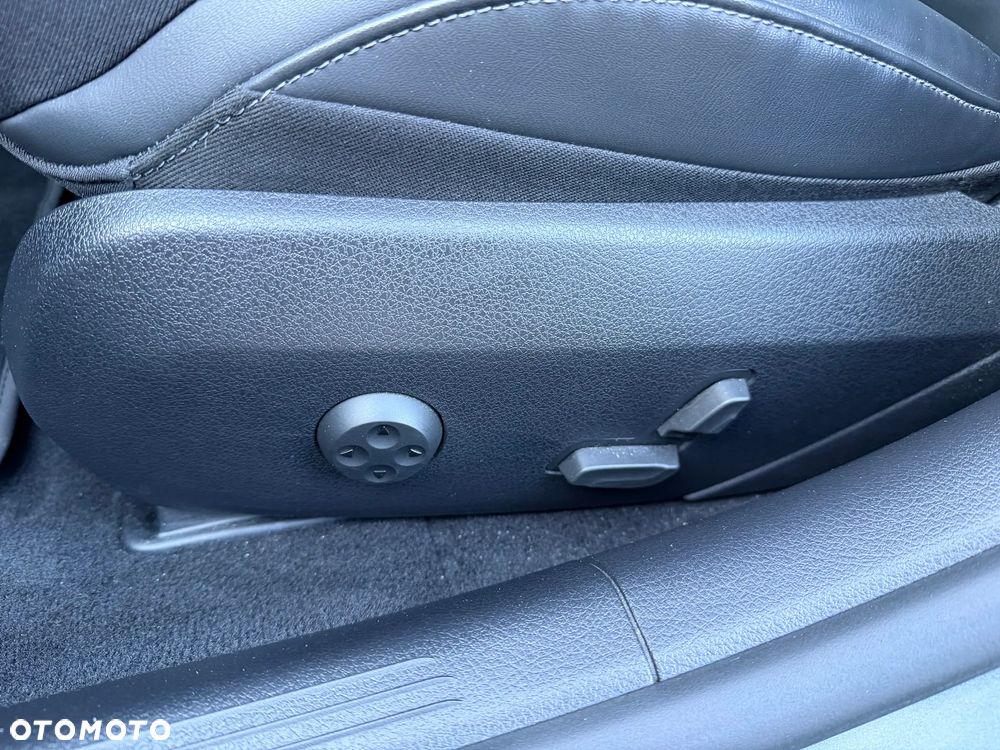 Mercedes-Benz Klasa C 220 d 9G-TRONIC AMG Line - 39