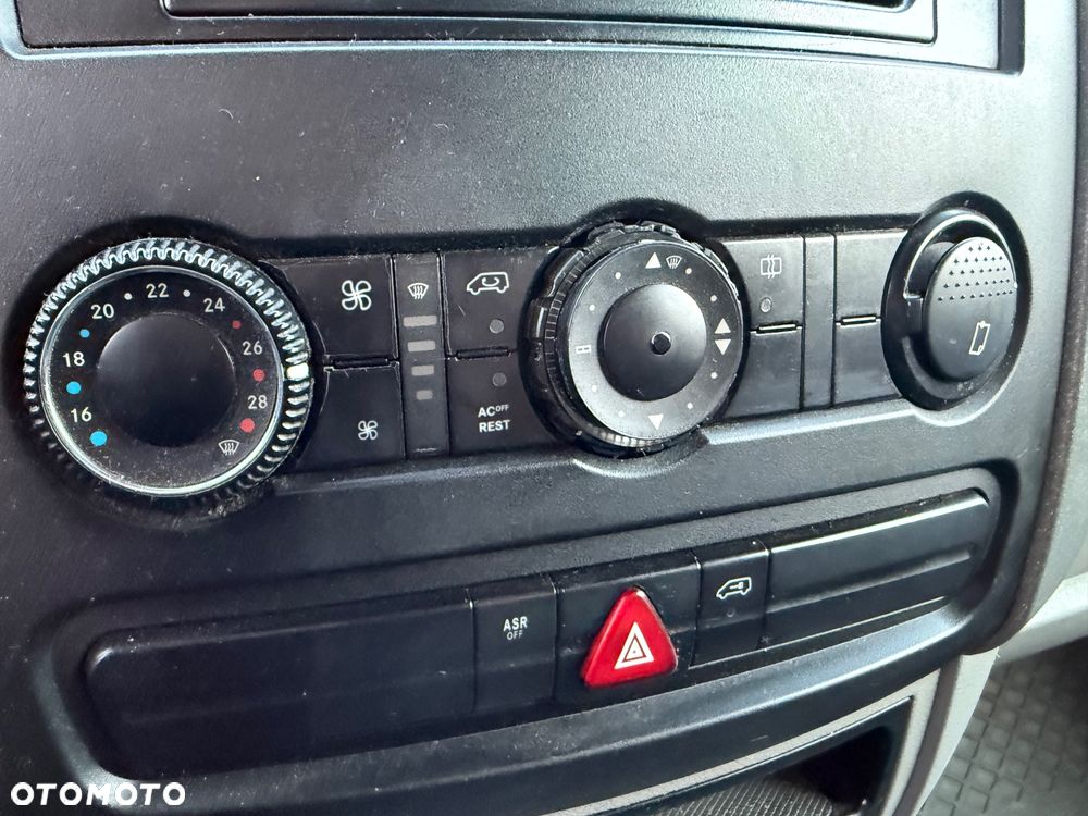 Mercedes-Benz Sprinter - 20