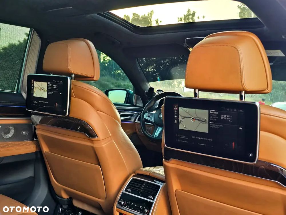 BMW Seria 7 750Li xDrive - 14