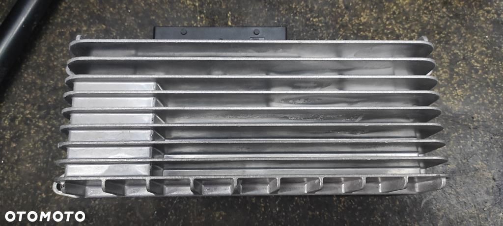 WZMACNIACZ RADIO AUDI A4 B8 8T0035223AB - 1