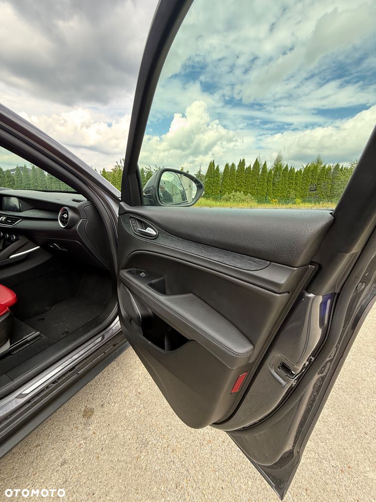 Alfa Romeo Stelvio 2.0 Turbo 16V AT8-Q4 Competizione - 27