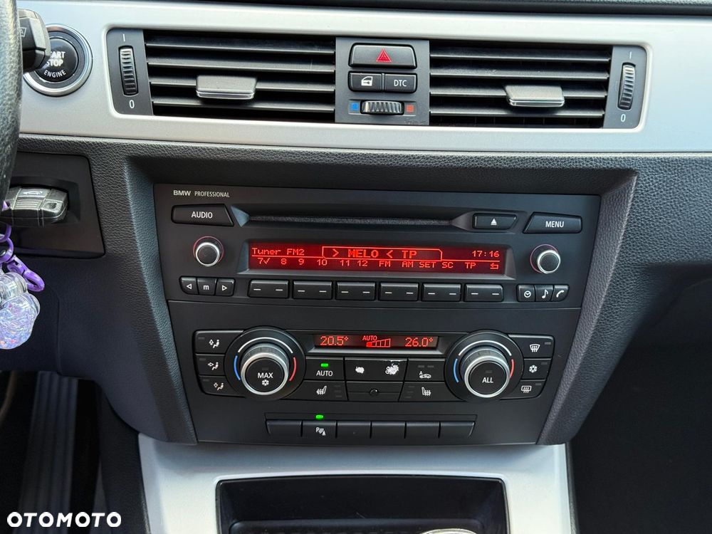 BMW Seria 3 ver-320d-dpf - 23