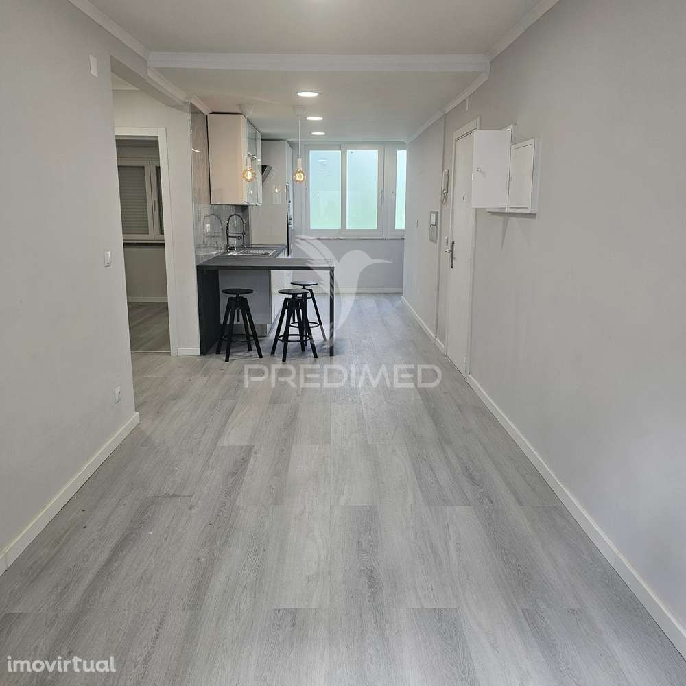 Apartamento T2 Benfica remodelada com cozinha equipada - Grande imagem: 4/16