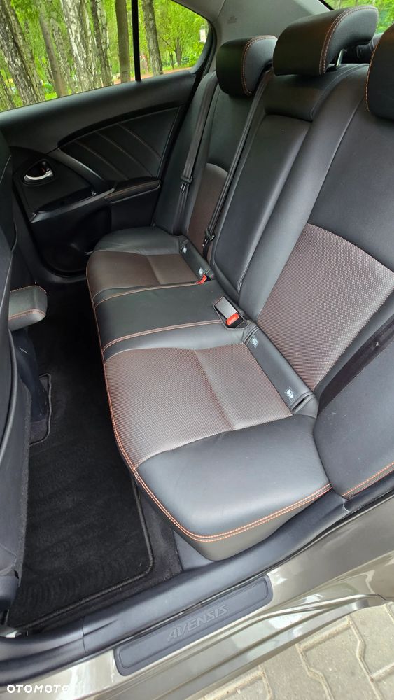 Toyota Avensis 1.8 Prestige MS - 13