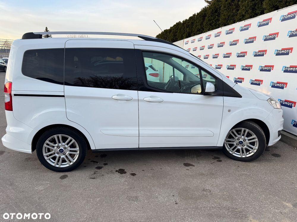Ford Tourneo Courier 1.0 EcoBoost S&S Titanium - 14