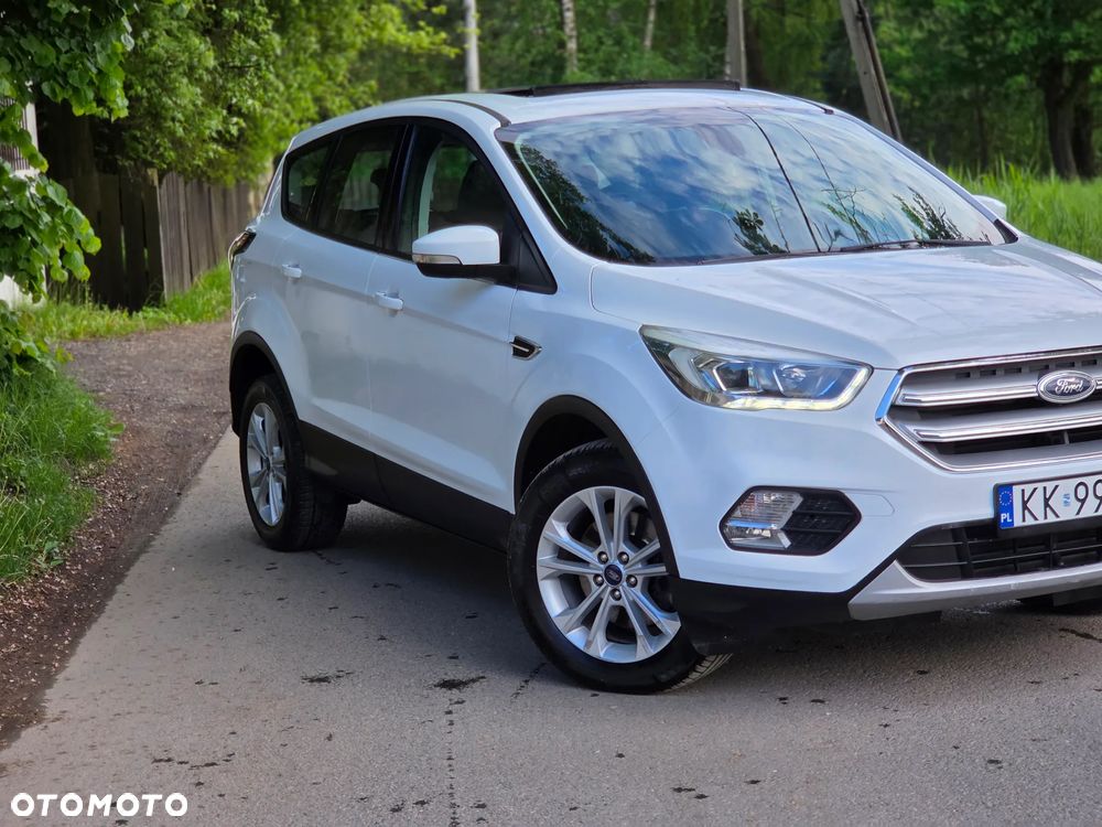 Ford Kuga 2.0 TDCi 2x4 Titanium - 24