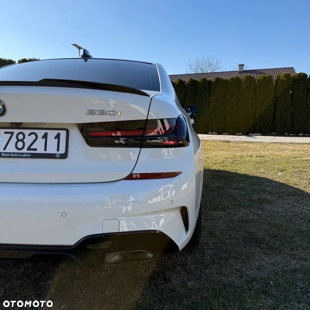 BMW Seria 3 330i xDrive M Sport - 24