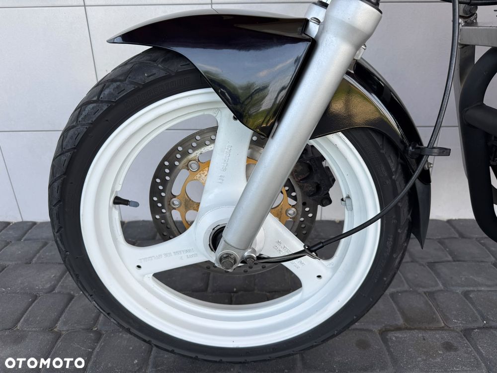 Suzuki GS - 27