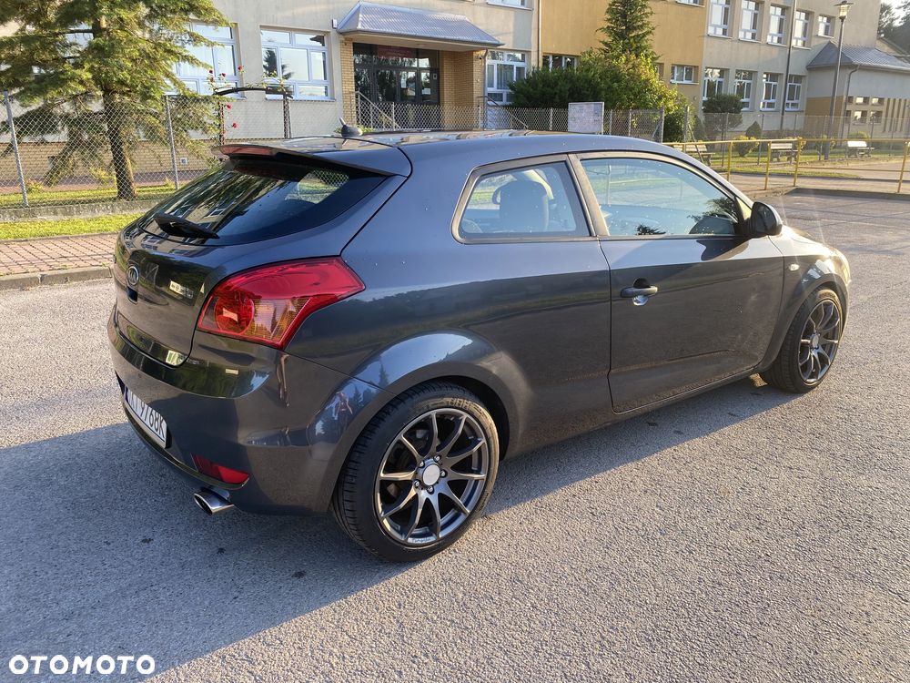 Kia Ceed - 4