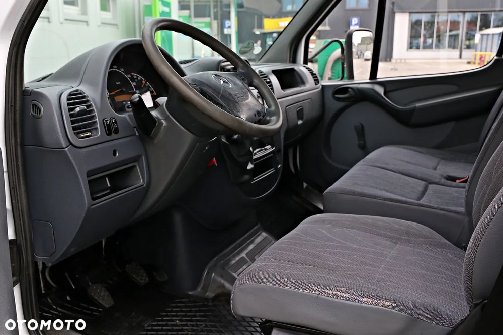 Mercedes-Benz Sprinter - 28