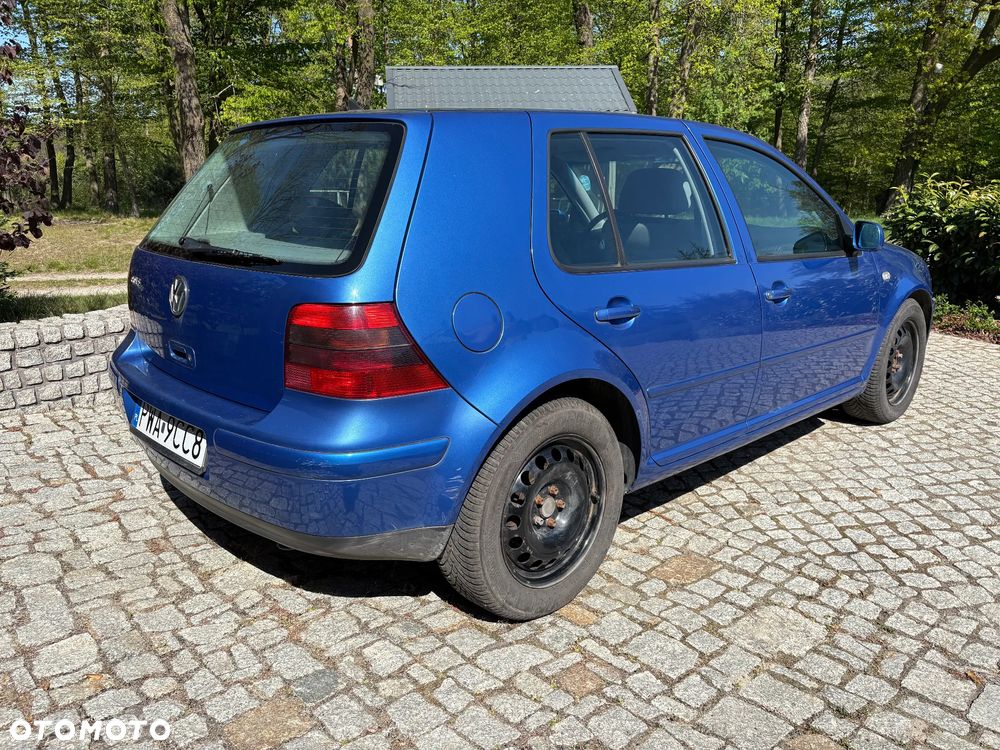 Volkswagen Golf - 4