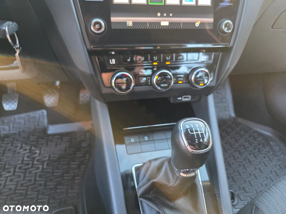 Skoda Octavia 1.5 TSI ACT Style - 28