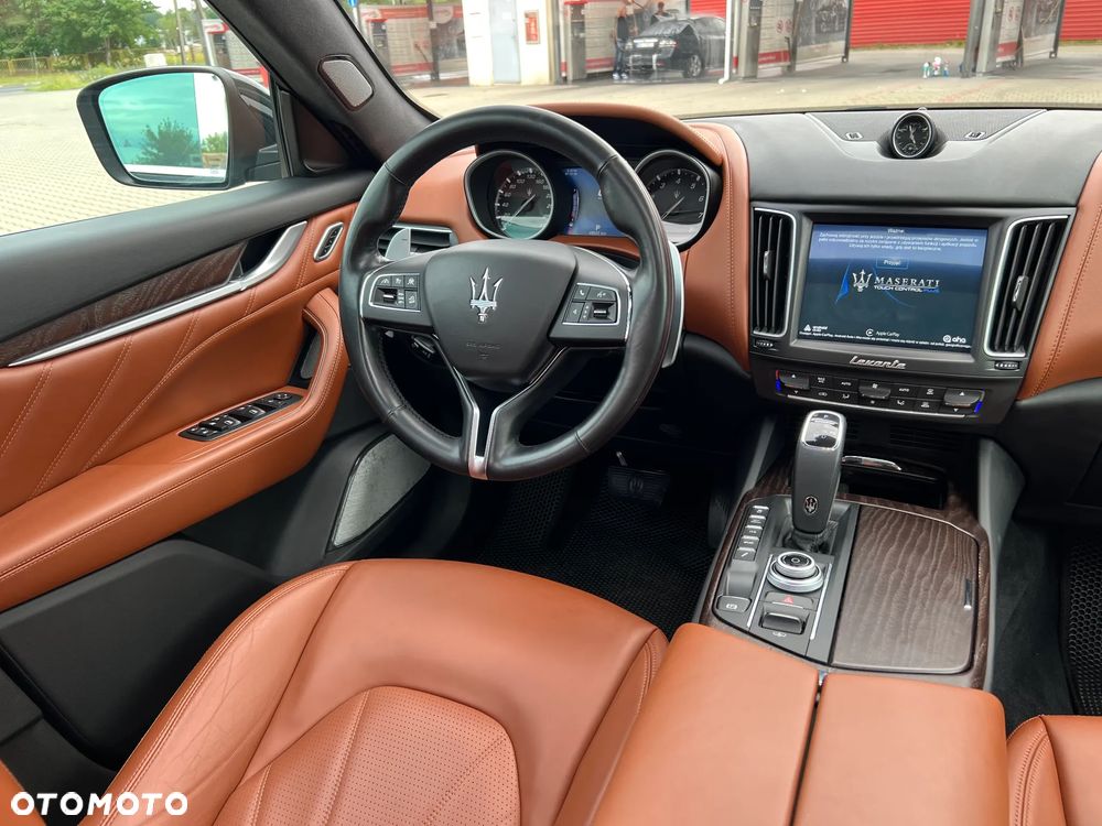 Maserati Levante Q4 GranLusso - 16