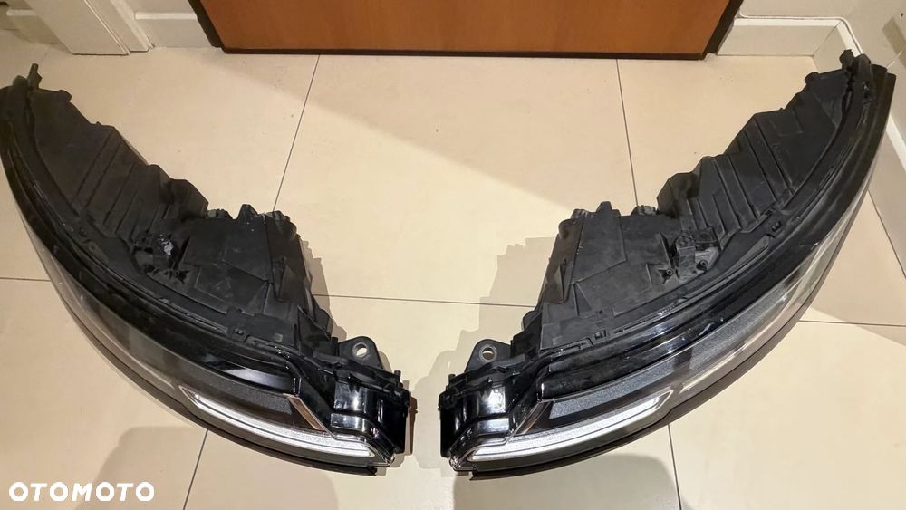 RANGE ROVER EVOQUE II L551  LAMPA LEWA/PRAWA PRZÓD K8D2-13W030 - 2