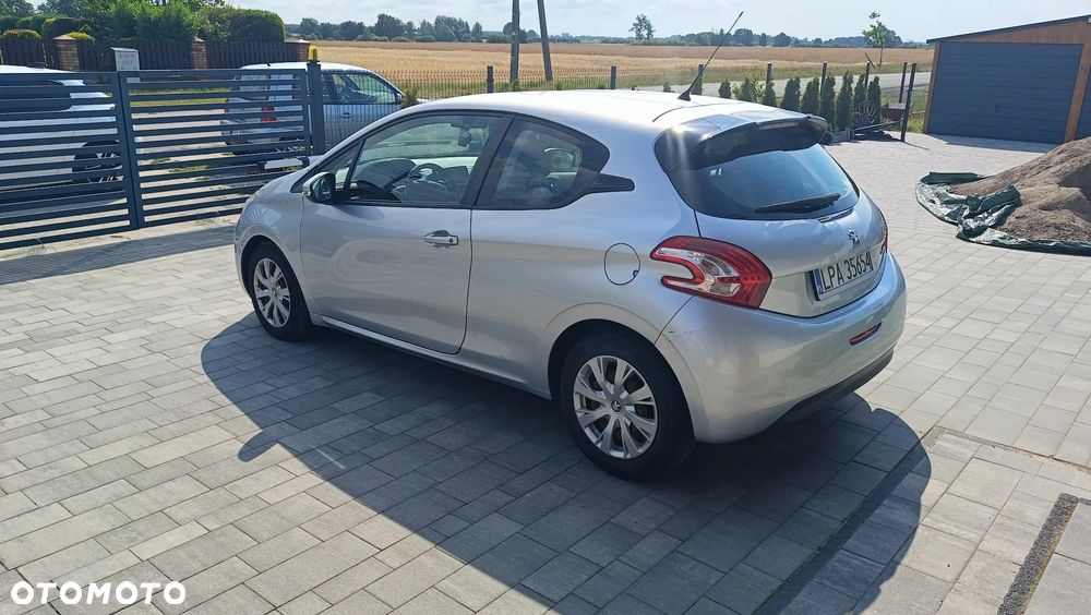 Peugeot 208 - 2