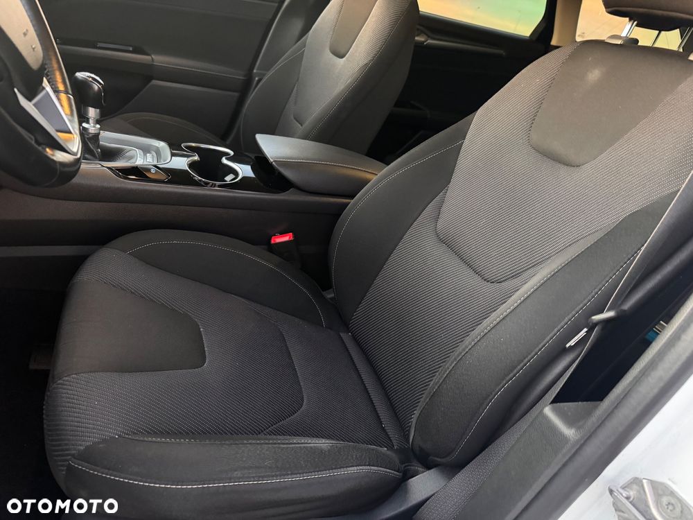 Ford Mondeo 2.0 EcoBlue Titanium - 25