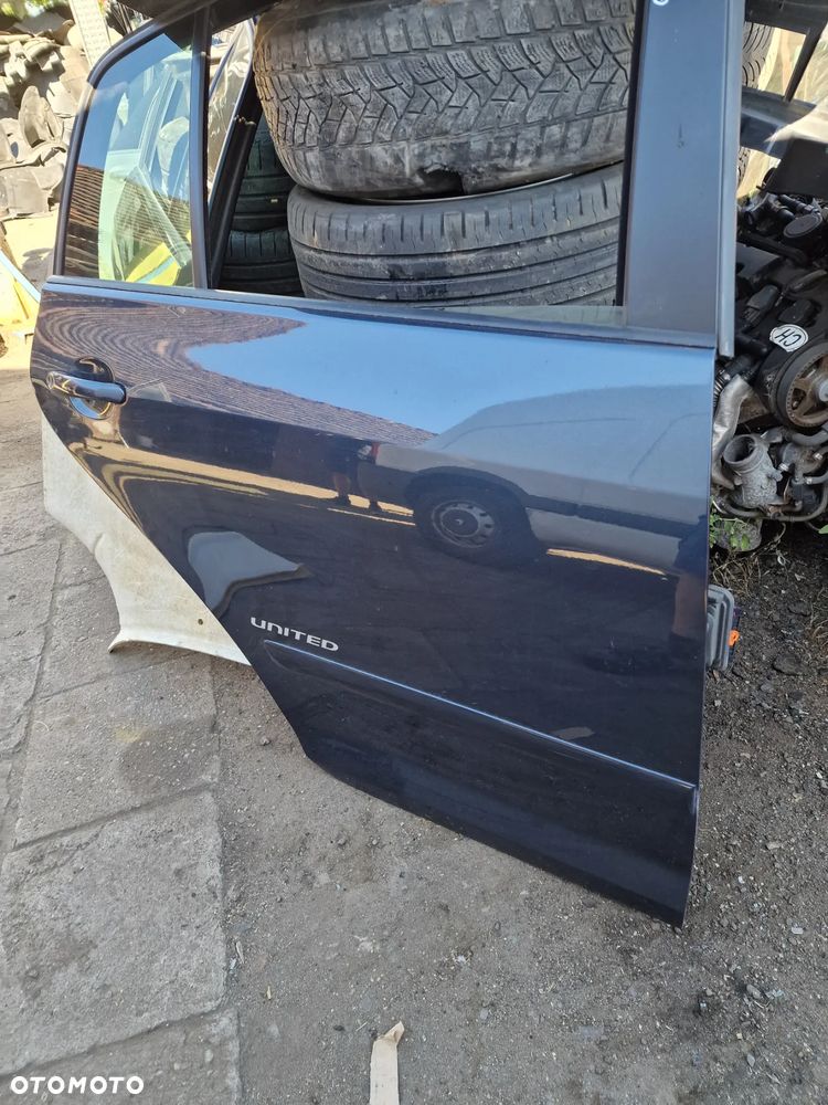 Drzwi  prawy tył  vw golf  V  I  VI  plus  w  kolorze  LC5F - 1