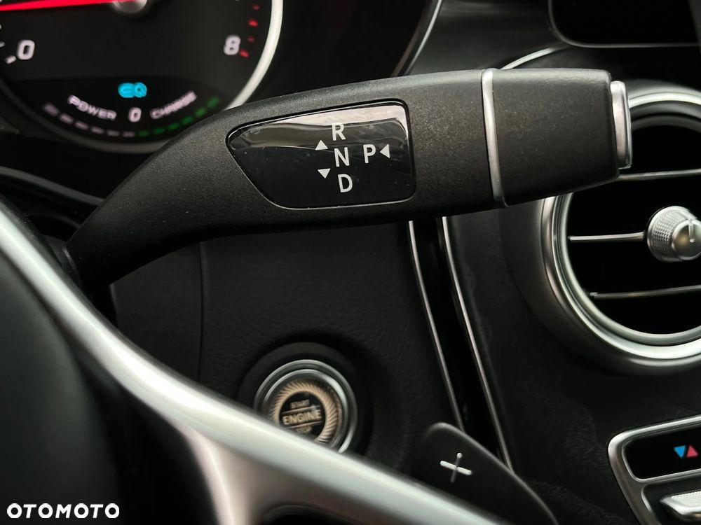 Mercedes-Benz GLC 300 e 4-Matic - 26