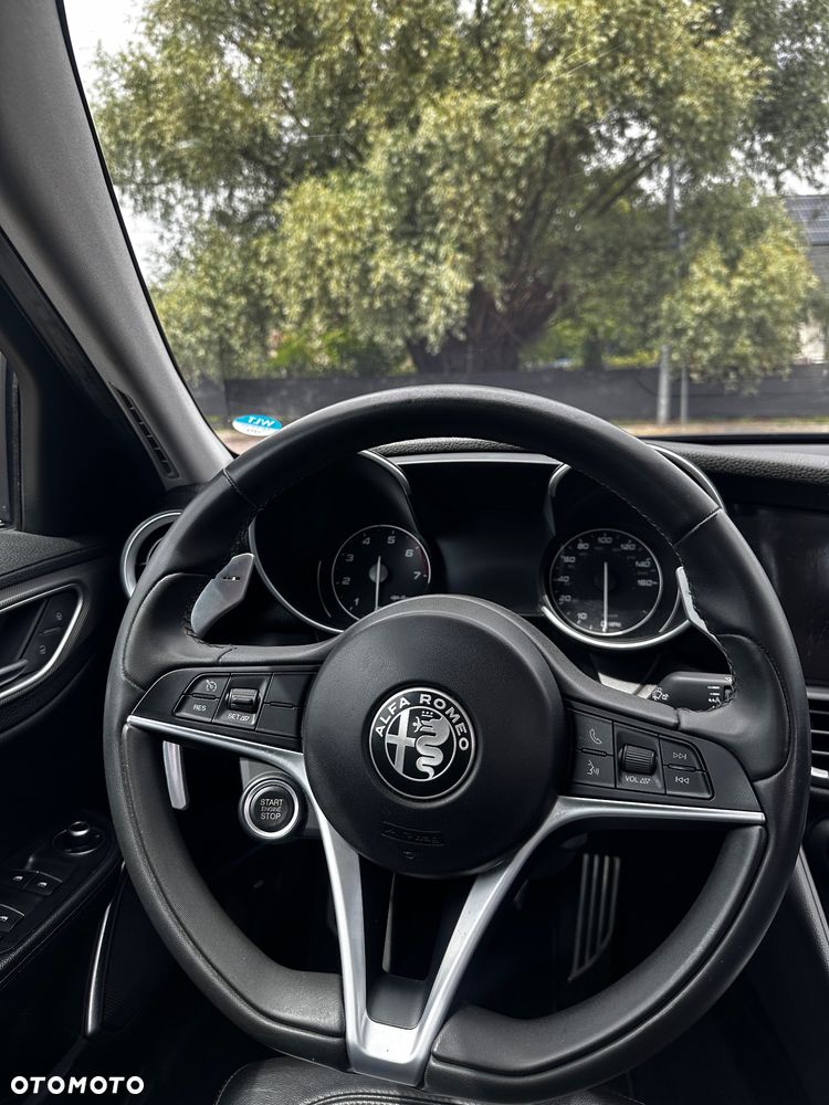 Alfa Romeo Giulia 2.0 Turbo Veloce TI Q4 - 7